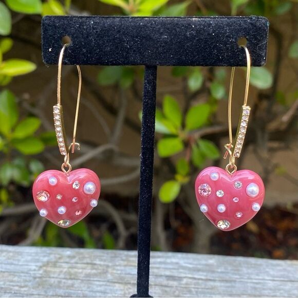NWT New Betsey Johnson Pink and Gold Heart Earrings w/Rhinestone & Pearl Accents - Picture 1 of 5